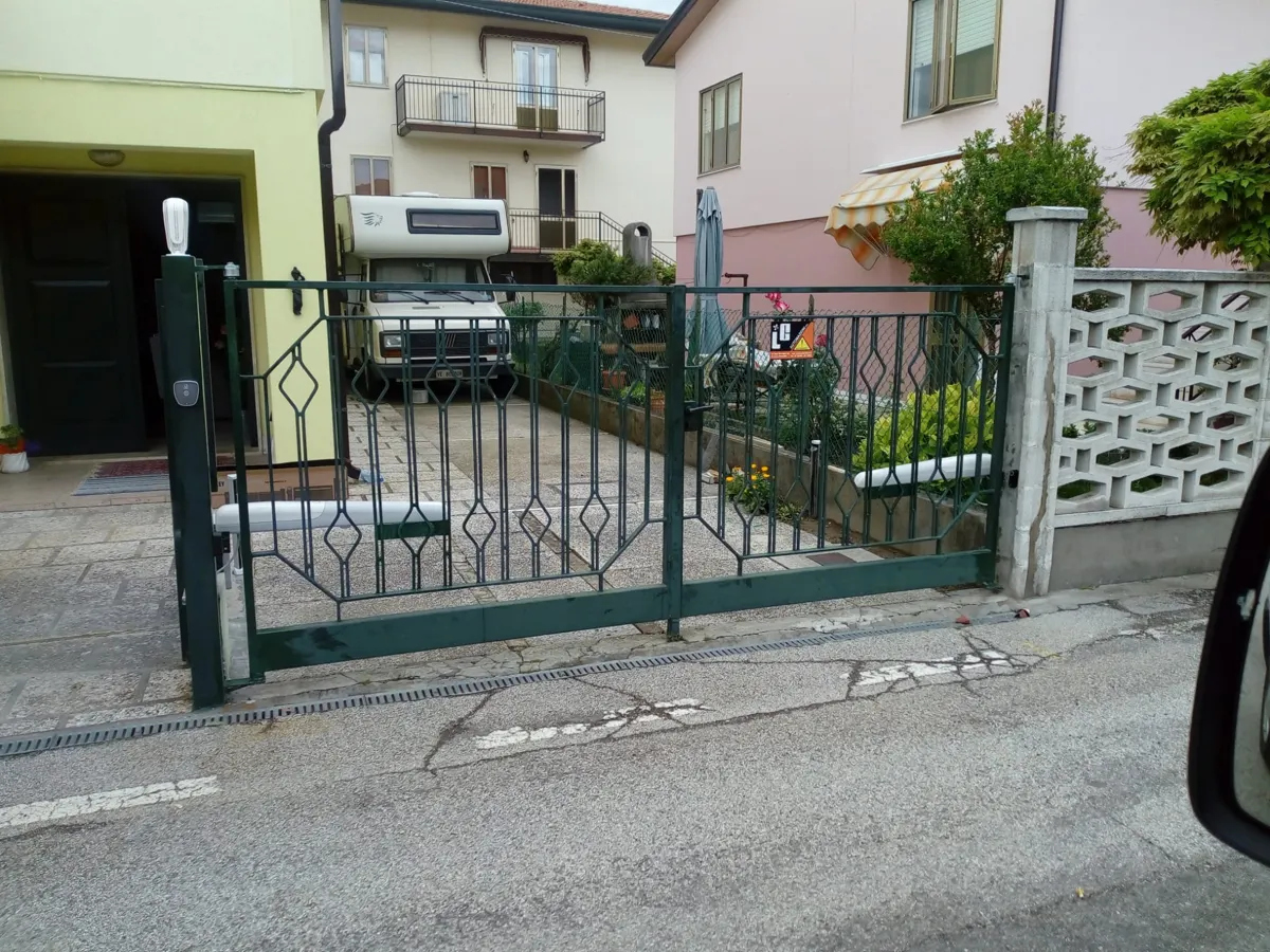 automazione cancelli Cameri – lavoro 27154531