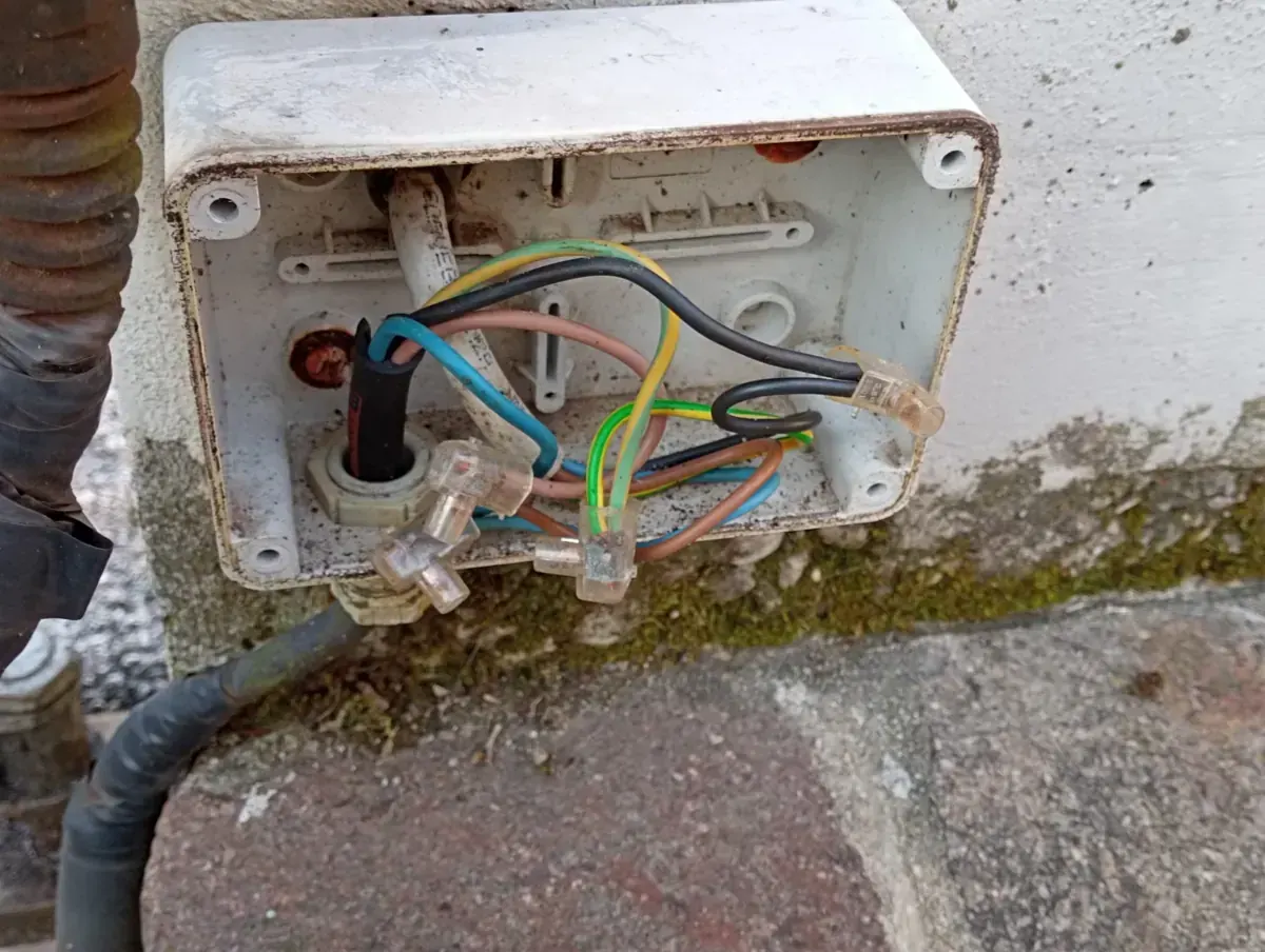 Ricambi FAAC Abbiategrasso – cassetta derivazione cancello automatico